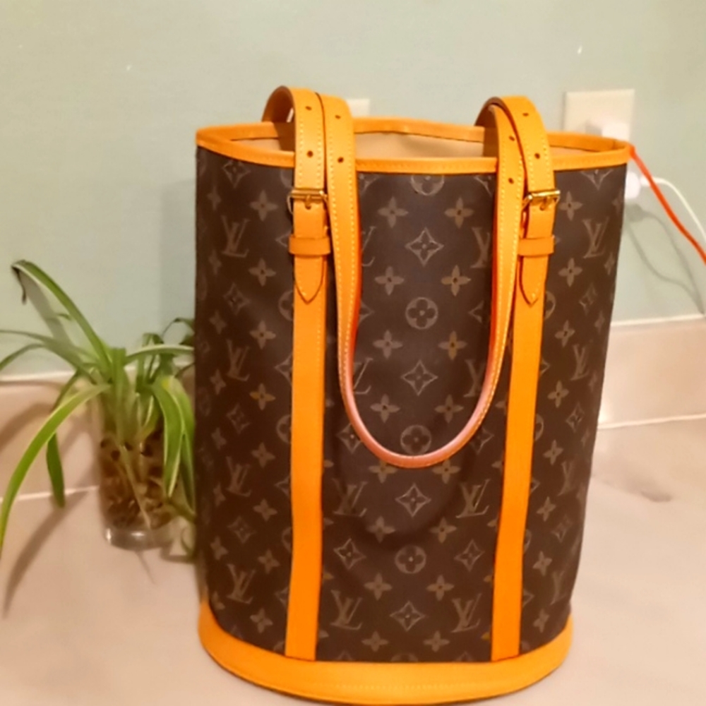 L V Bucket In Excellent Condition - image 1